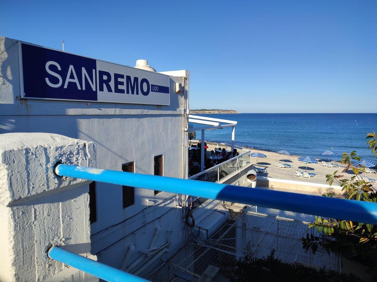 Beachfront With Seaviews Apartment No56 Award Winner Unbeatable Location For Closeness To The Sea Ideal For Guests Looking For Winter Spring And Autumn Breaks In Sunny Malta Also Ideal For Coastal Hikers Mellieħa Buitenkant foto