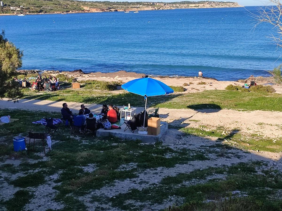 Beachfront With Seaviews Apartment No56 Award Winner Unbeatable Location For Closeness To The Sea Ideal For Guests Looking For Winter Spring And Autumn Breaks In Sunny Malta Also Ideal For Coastal Hikers Mellieħa Buitenkant foto