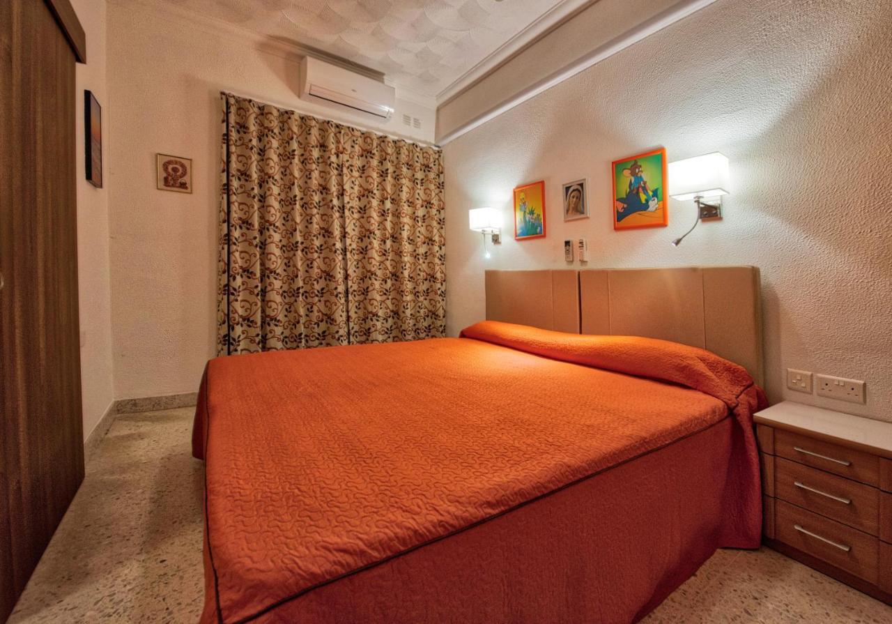 Beachfront With Seaviews Apartment No56 Award Winner Unbeatable Location For Closeness To The Sea Ideal For Guests Looking For Winter Spring And Autumn Breaks In Sunny Malta Also Ideal For Coastal Hikers Mellieħa Buitenkant foto